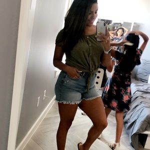 Meet your Posher, Val